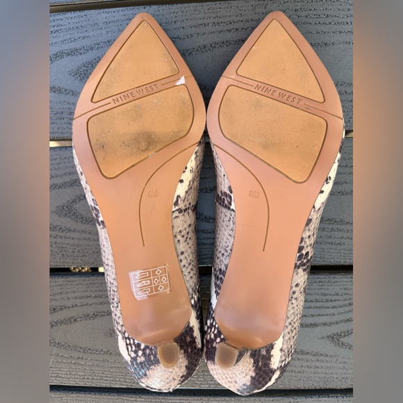 Nine West Heels - Snakeskin - Size 8 - Picture 4 of 6